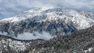 Enjoy the Snowfall Experience in Winter